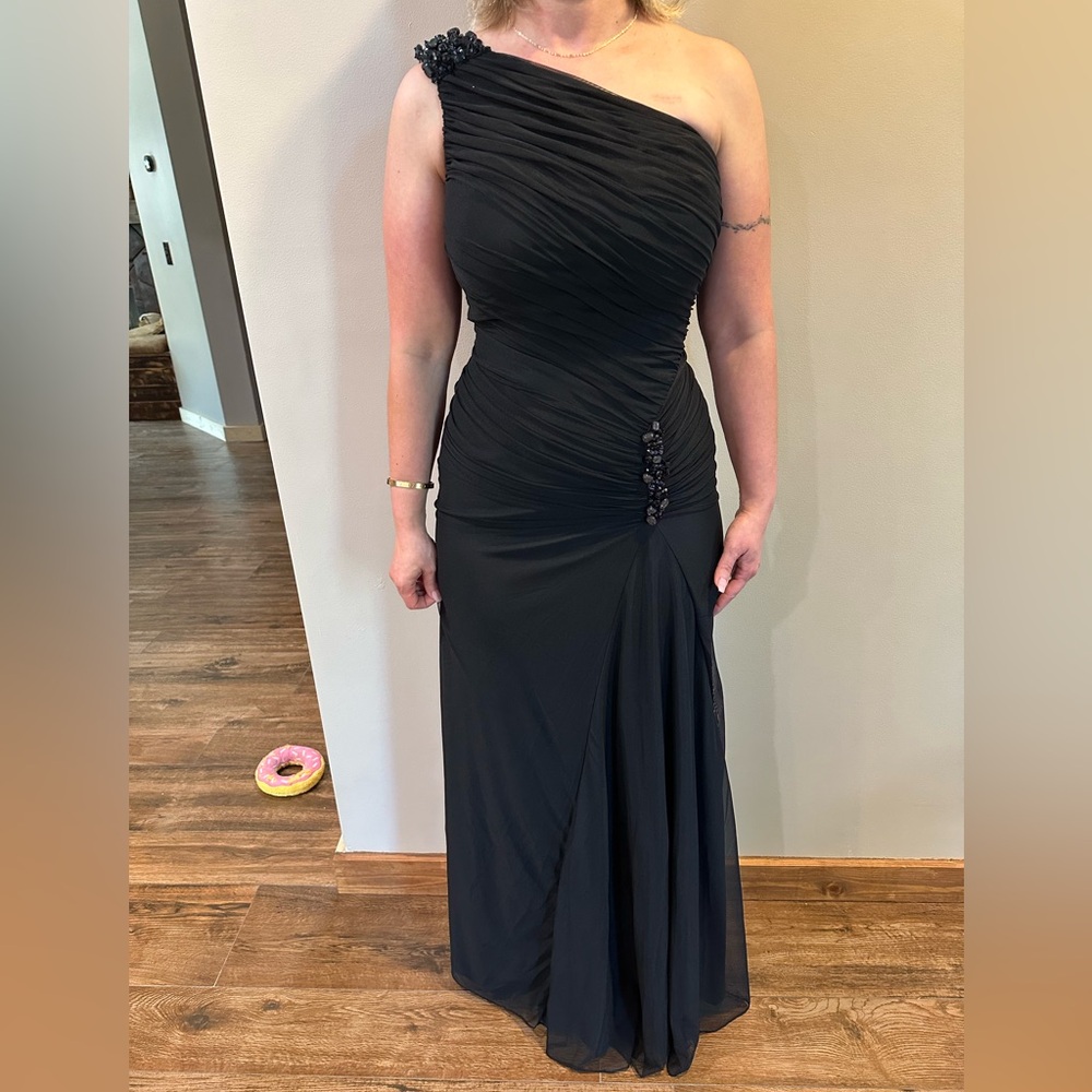 Tadashi Shoji Elegant Black One Shoulder Dress